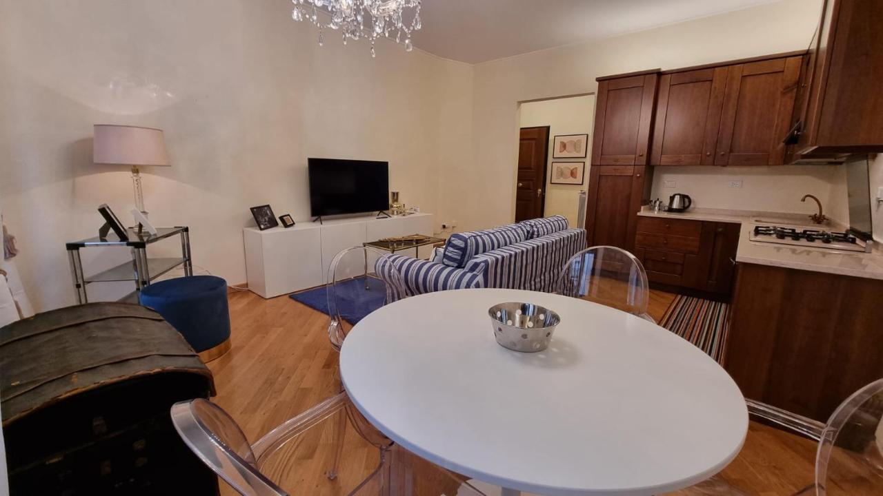 Palazzo Crispi - Boutique Apartment Trieste Exterior photo