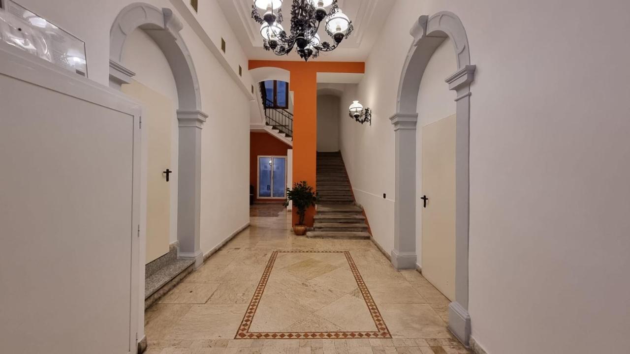 Palazzo Crispi - Boutique Apartment Trieste Exterior photo